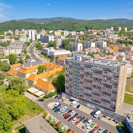Apartmany A Studia Zamecky Park Litvínov المظهر الخارجي الصورة
